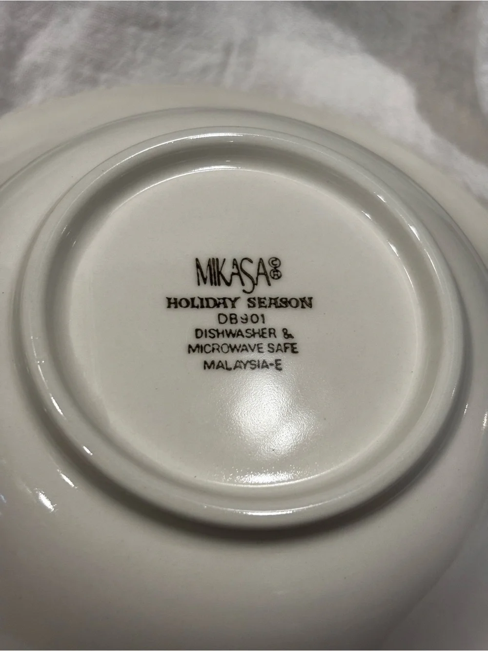 3 MIKASA Holiday Season Cereal Bowls DB 901 Christmas